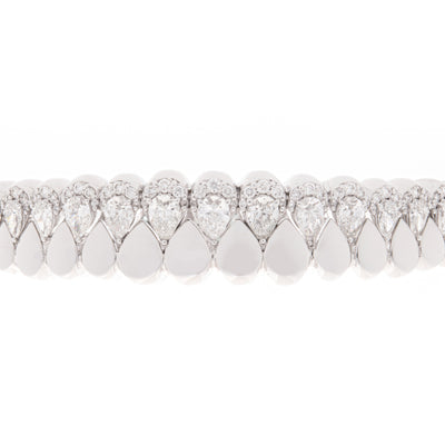 Soit Belle White Gold Pear Shape Diamond Bangle: Exquisite Brilliance