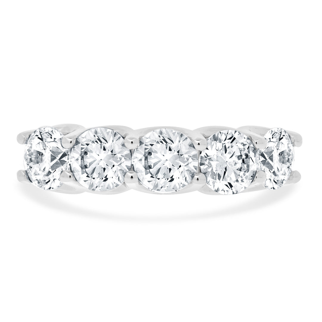 SB Classic Ring Round cut Diamonds