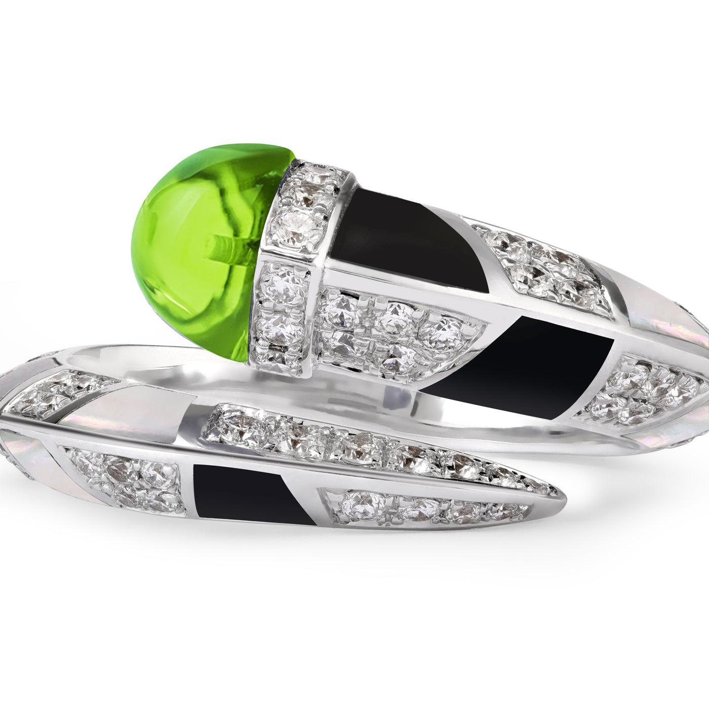 ARTISTRY White Gold Ring With Natural Peridot 