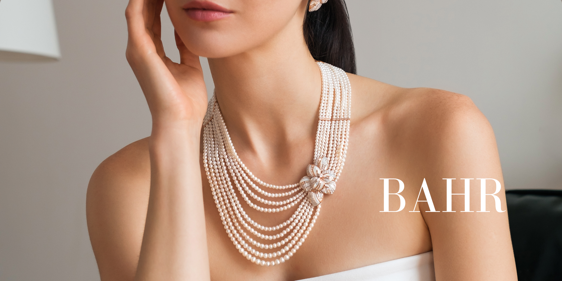 BAHR, meaning sea in English, is another unique collection of diamonds and perals.  In the depths of our collection resides the peaceful waves of the sea and its mysteries.