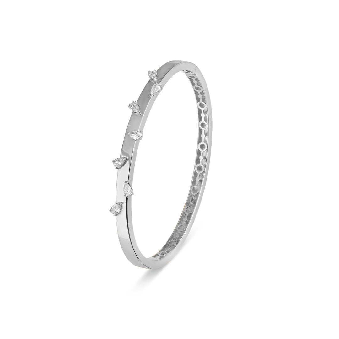 ETOILE White Gold Scattered Diamond Bangle