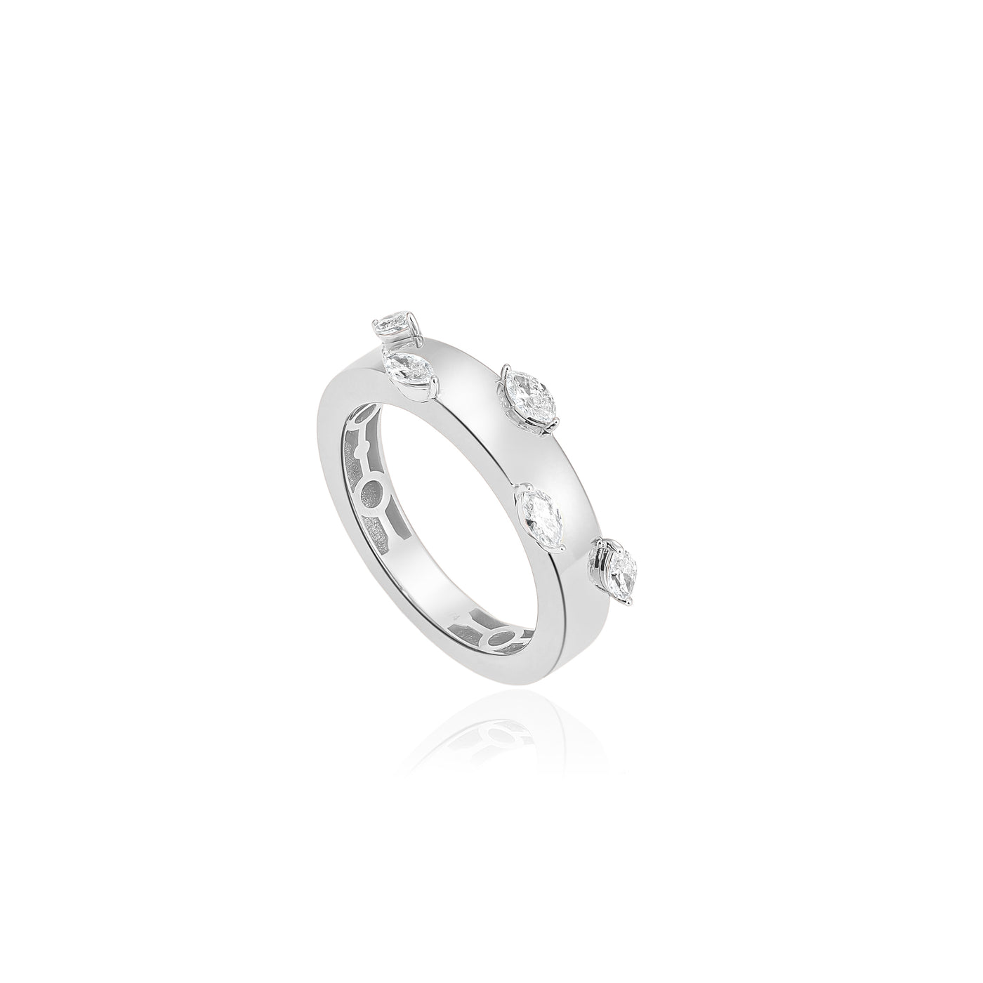 ETOILE White Gold Scattered Diamond Ring