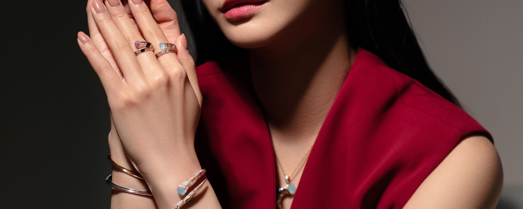 Artistry is a collection of masterpieces of diamonds and colored stones infused with Soitbelle's meticulous craftsmanship, imagination, and creativity. 