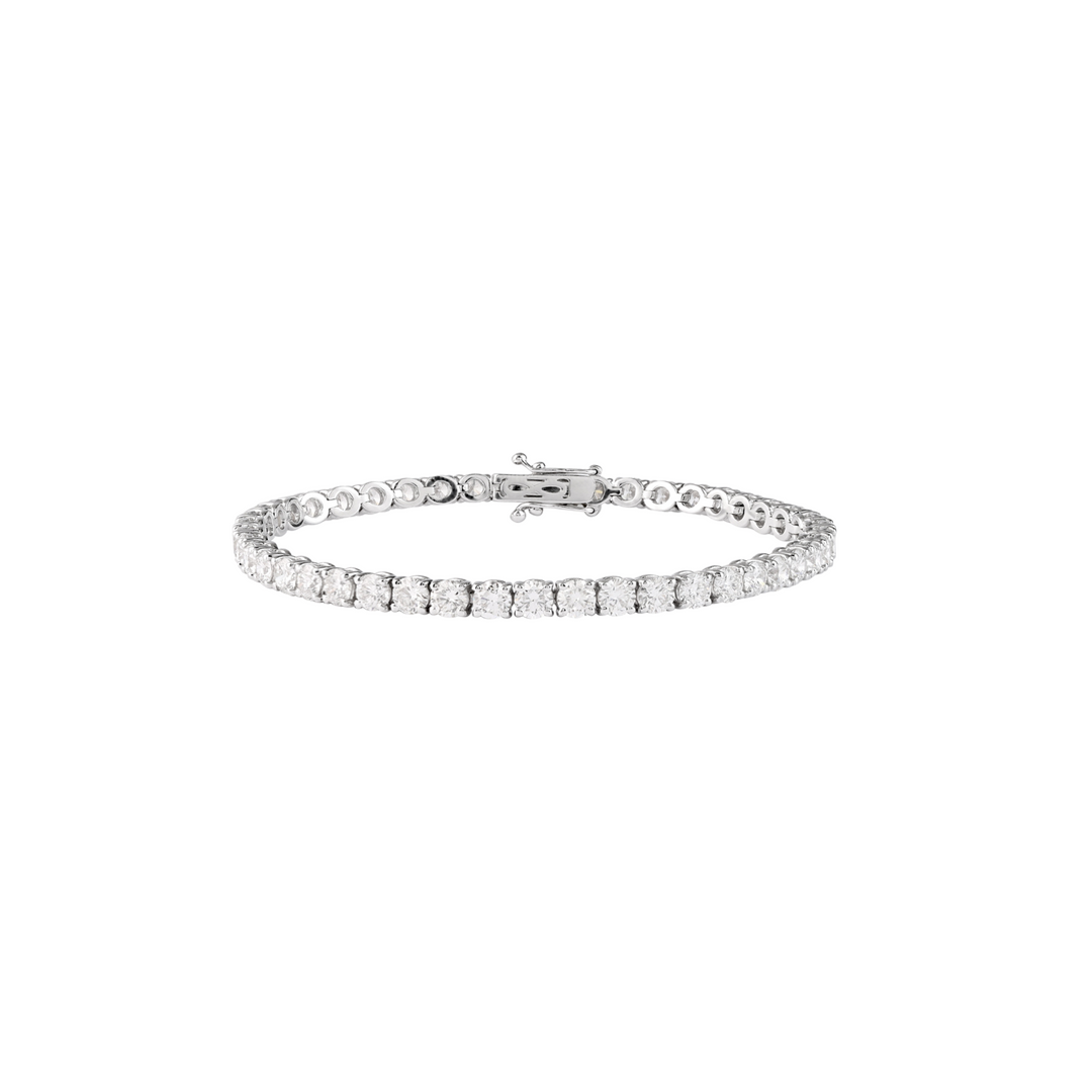 Classic round-cut diamond tennis bracelet in 18K gold