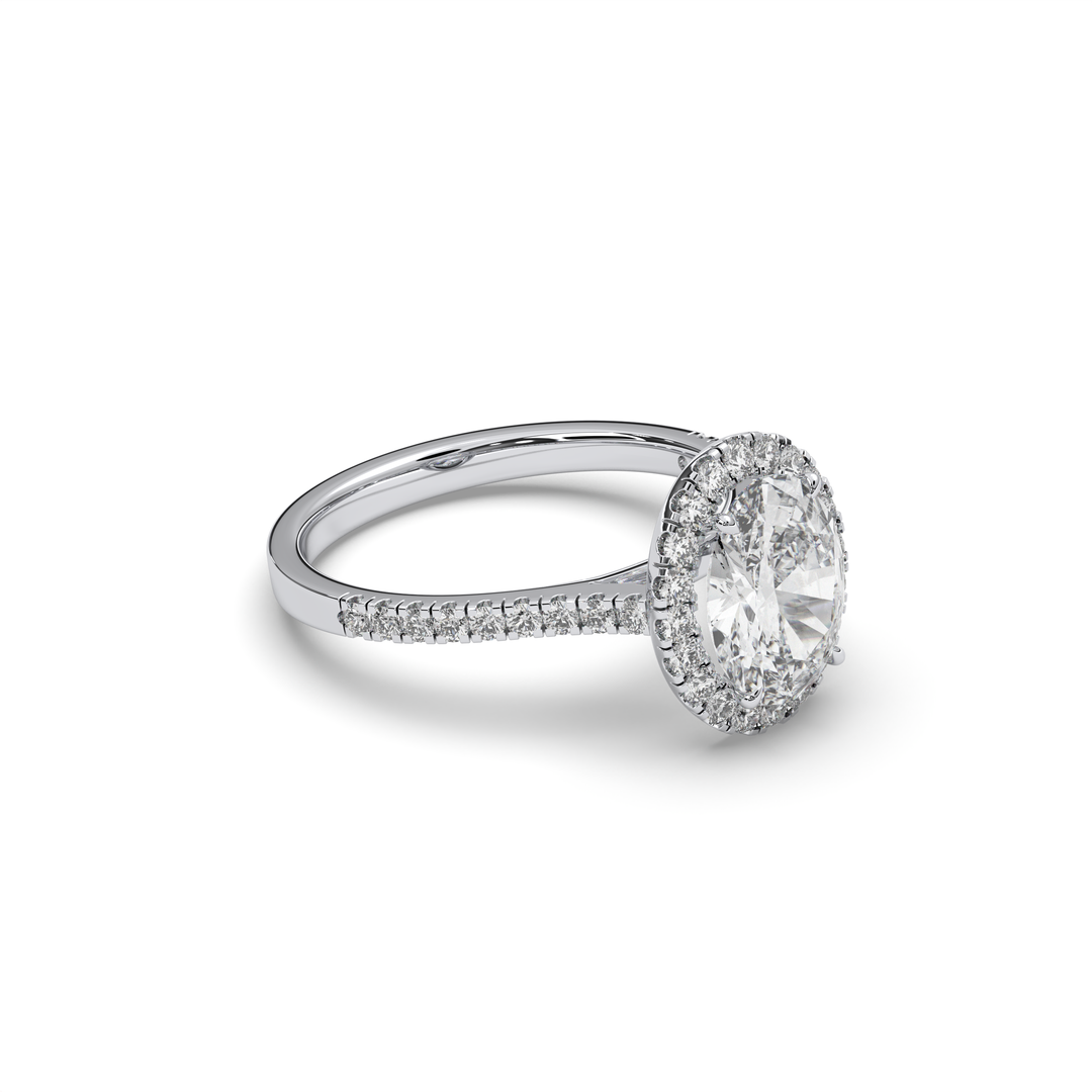 Oval diamond solitaire ring in 18K gold