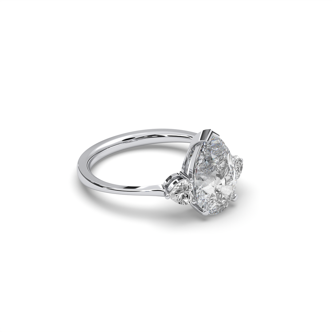 Pear-cut diamond solitaire ring in 18K gold