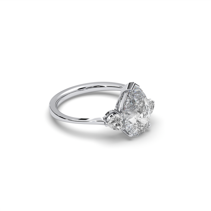 Pear-cut diamond solitaire ring in 18K gold