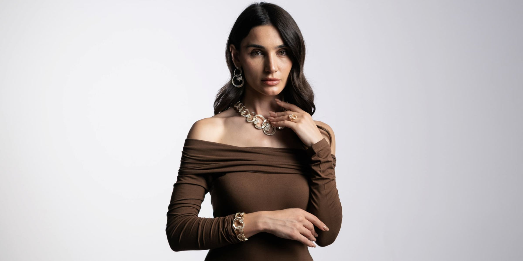 Soit Belle high jewellery with natural diamonds crafted in 18K gold in Dubai