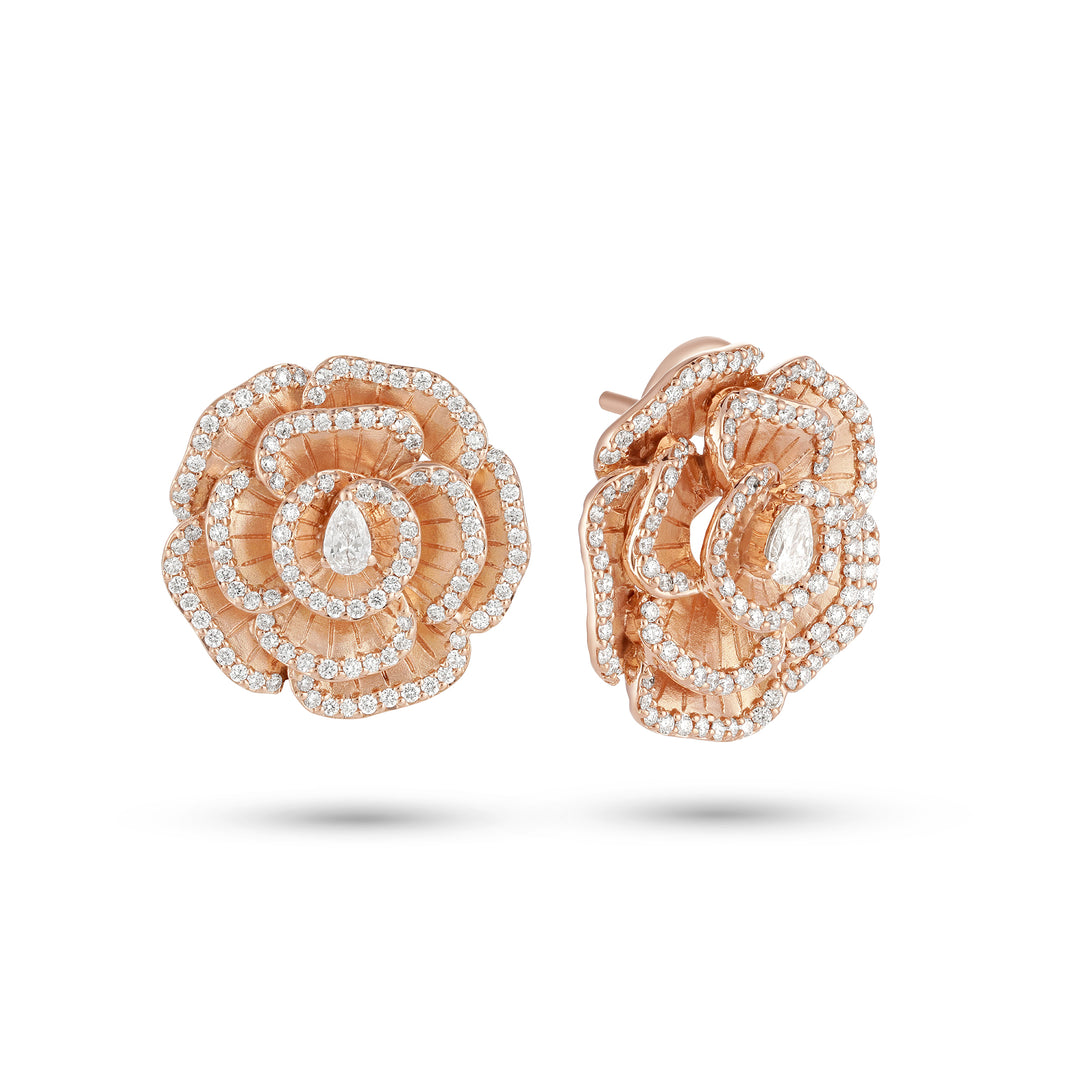 Ronza medium Winter Rose earrings in rose gold with natural diamonds, view 2