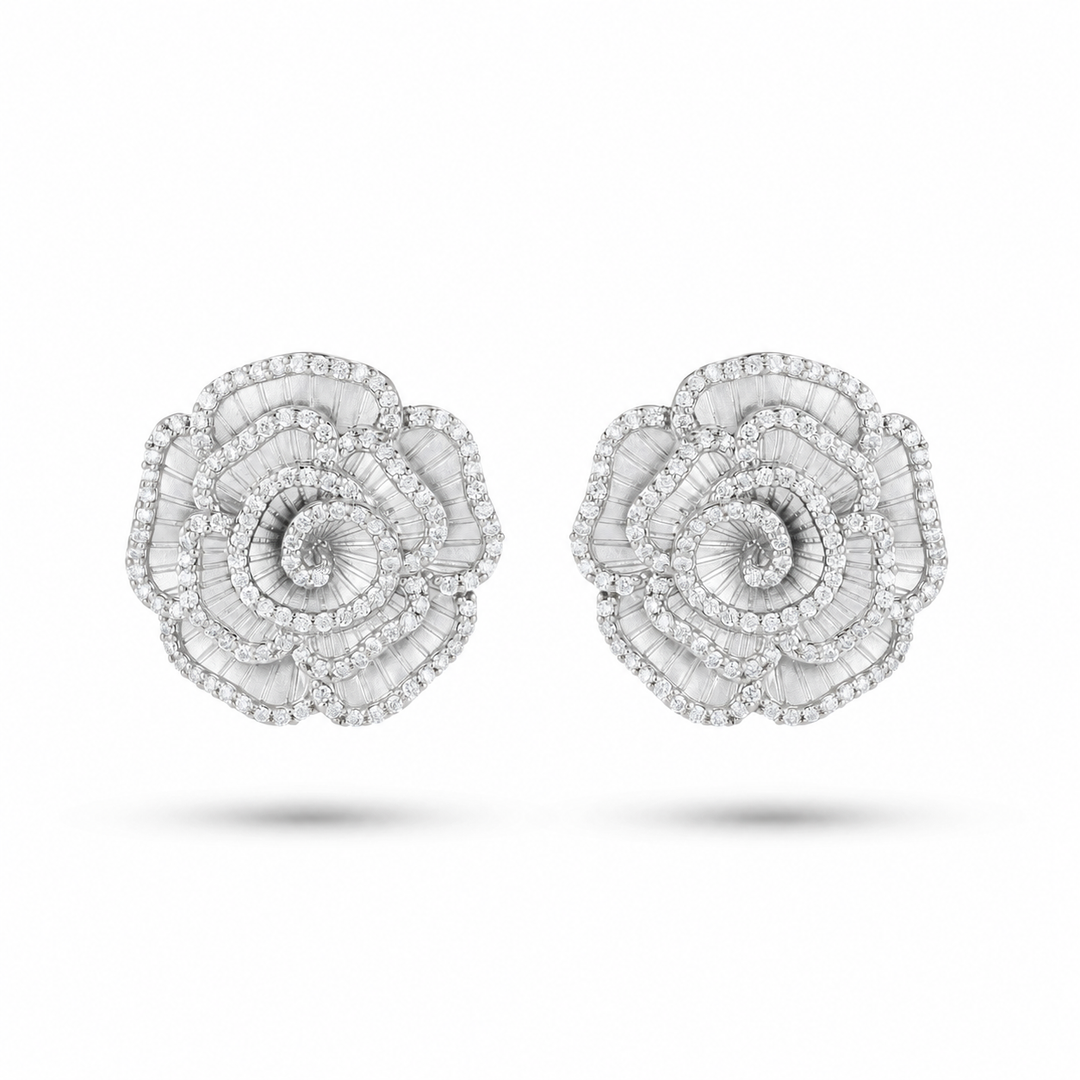Ronza medium Winter Rose earrings in white gold with natural diamonds, view 1