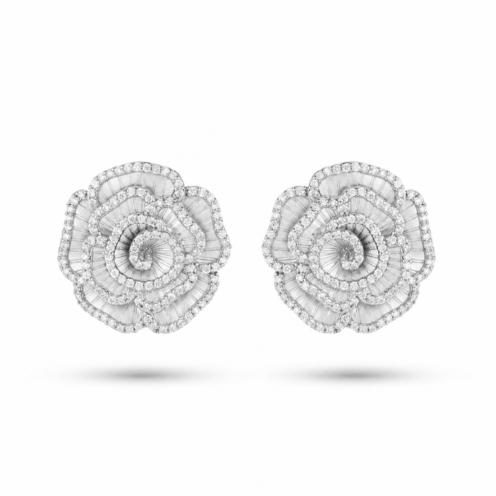 Ronza medium Winter Rose earrings in white gold with natural diamonds, view 1