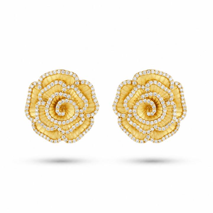 Ronza medium Winter Rose earrings in yellow gold with natural diamonds, view 1