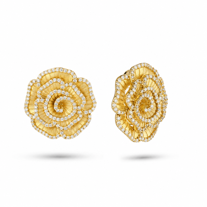 Ronza medium Winter Rose earrings in yellow gold with natural diamonds, view 2