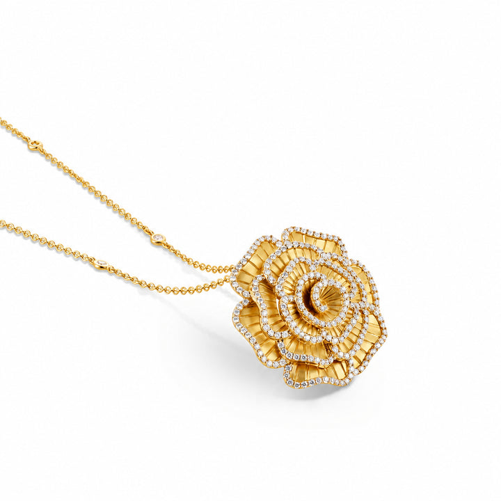 Ronza medium Winter Rose pendant in yellow gold with natural diamonds, view 1