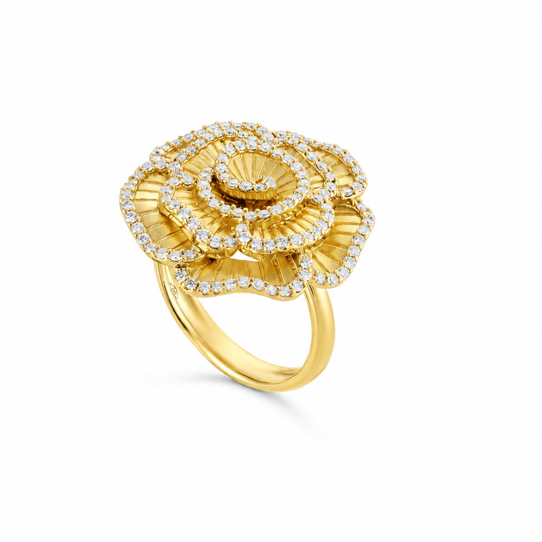 Ronza medium Winter Rose ring in yellow gold with natural diamonds, view 2
