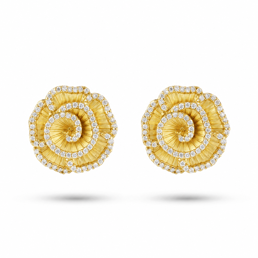 Ronza small Winter Rose earrings in yellow gold with natural diamonds, view 1