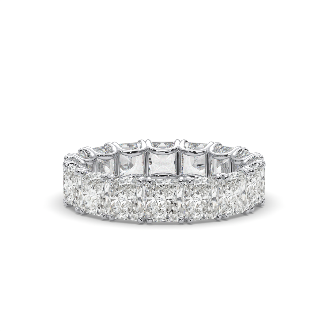 Square emerald-cut diamond engagement ring in 18K gold