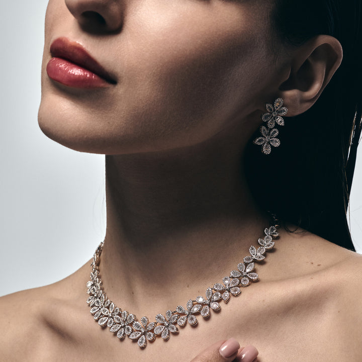 White gold diamond set with diamond-cut baguettes | Soit Belle