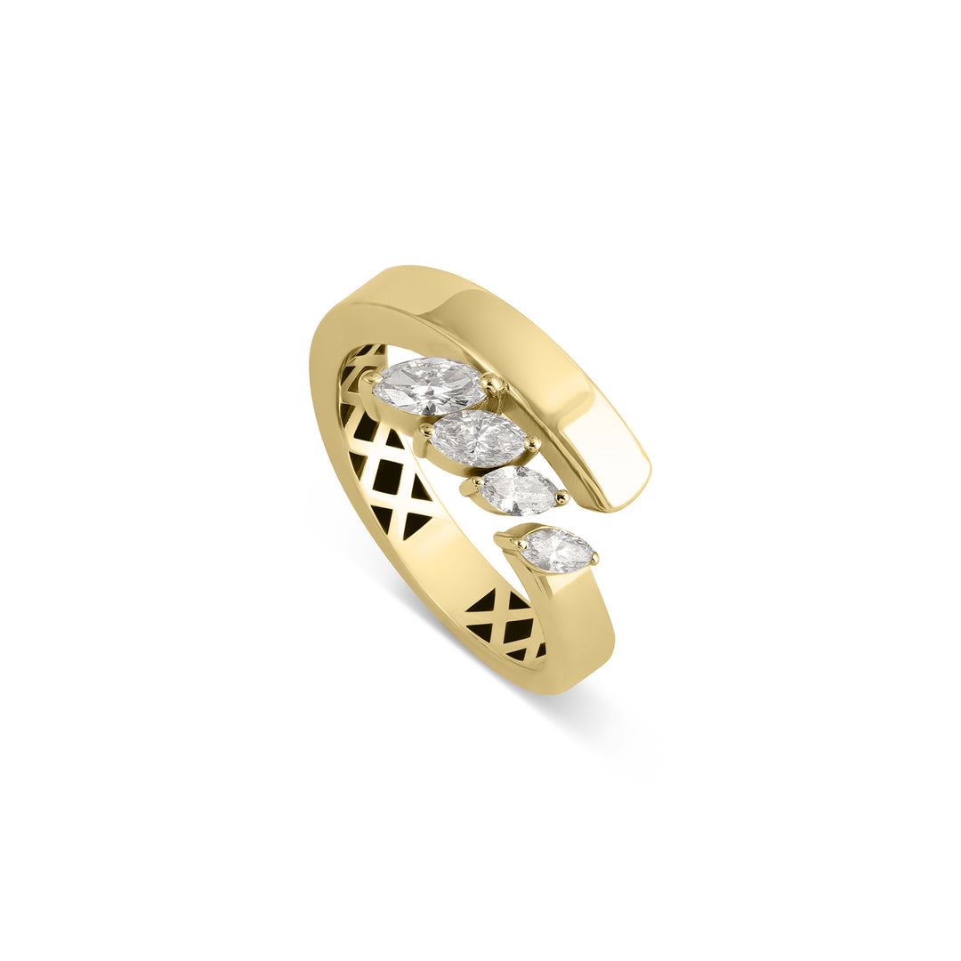 ETOILE Yellow Gold Twisted Diamond Ring