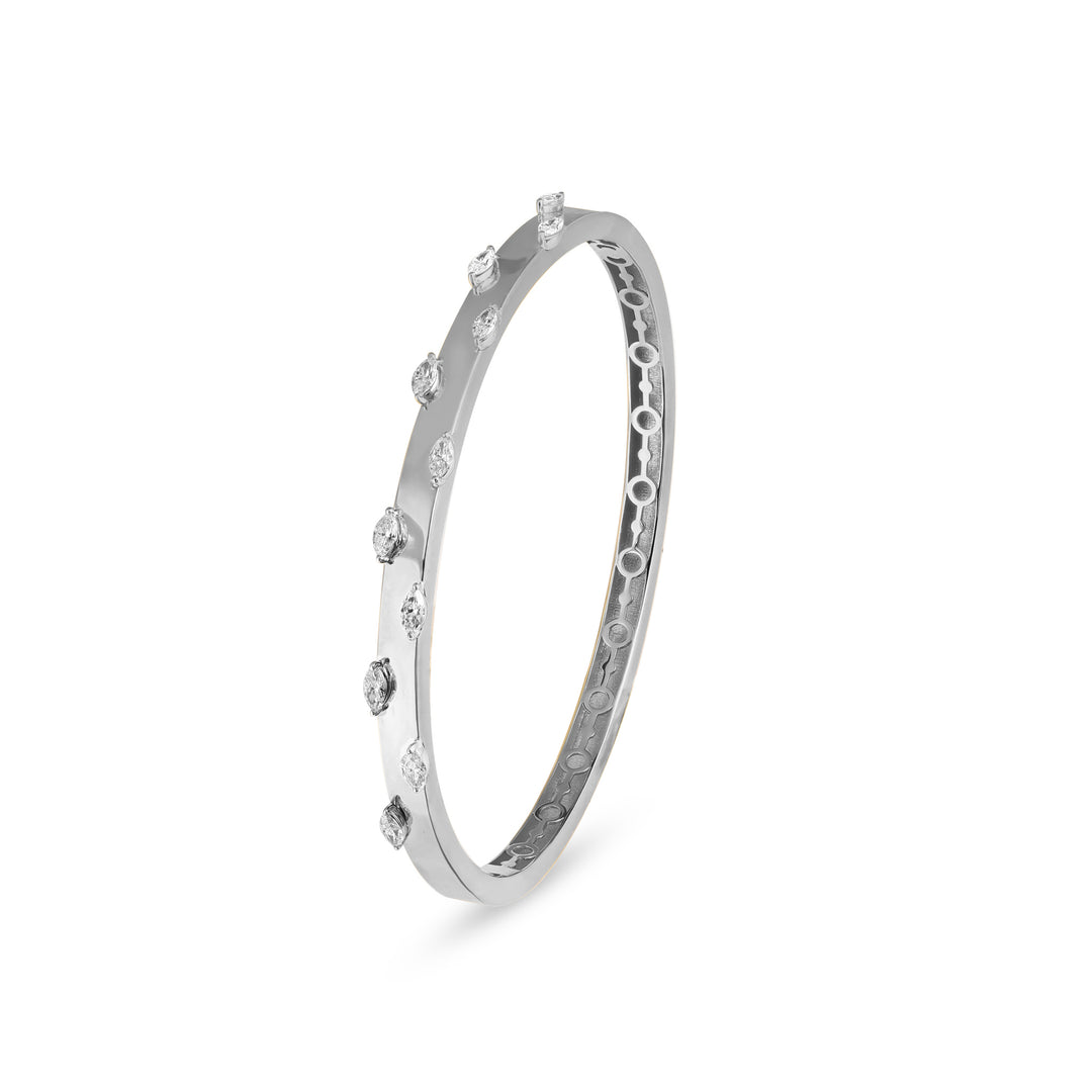 ETOILE White Gold Scattered Diamond Bangle
