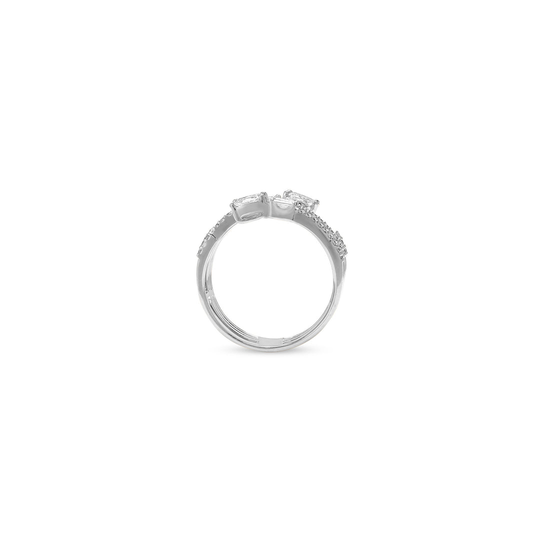 ETOILE White gold claw diamond ring