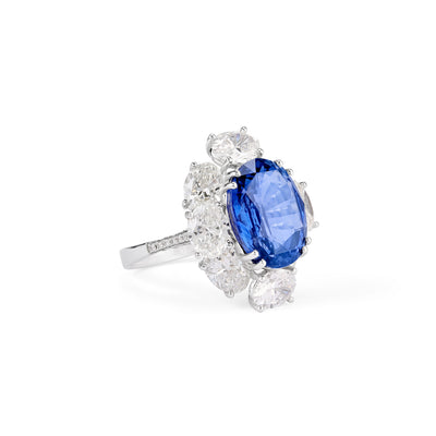 Soit Belle High End Jewelry Diamonds is based in Dubai with magnificent necklaces, earrings, rings, solitaires, tennis bracelets, bracelets and bangles set on 18k gold with a variety of  precious stones. 