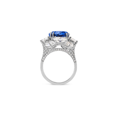  Soit Belle High End Jewelry Diamonds is based in Dubai with magnificent necklaces, earrings, rings, solitaires, tennis bracelets, bracelets and bangles set on 18k gold with a variety of  precious stones. 