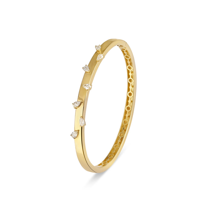 ETOILE Yellow Gold Scattered Diamond Bangle
