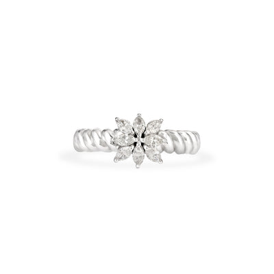 Soit Belle White Gold Twist Diamond Ring: Timeless Charm