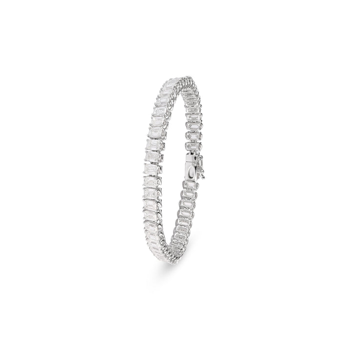 Emerald-cut diamond tennis bracelet in 18K gold