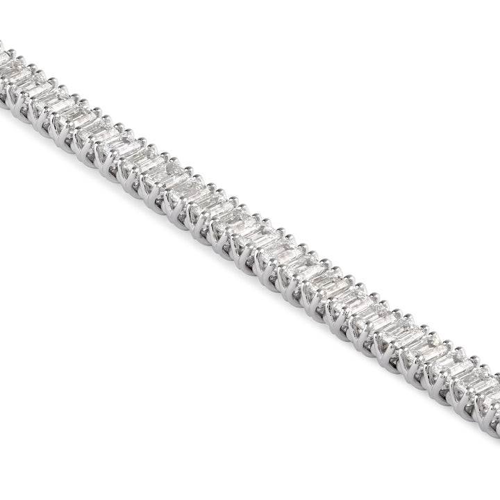 Emerald-cut diamond tennis bracelet in 18K gold
