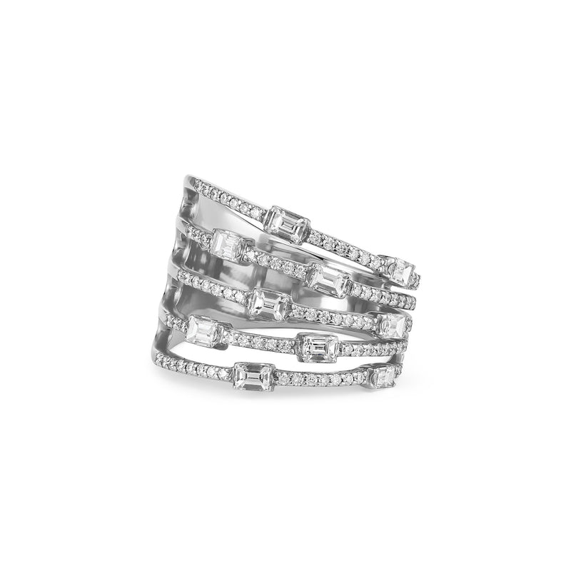 DILARA White Gold Claw Baguette Diamond Ring