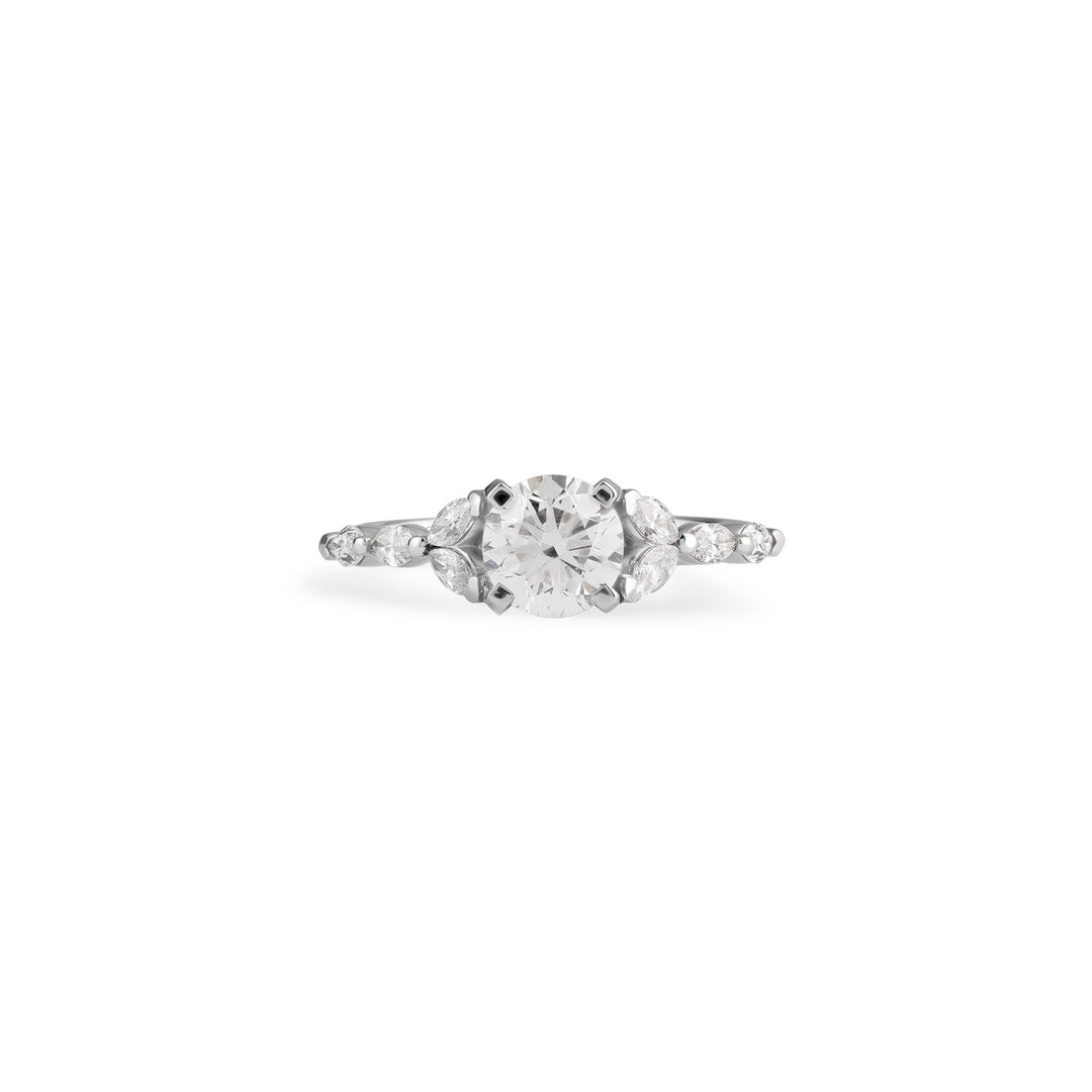 Round-cut diamond solitaire ring in 18K gold