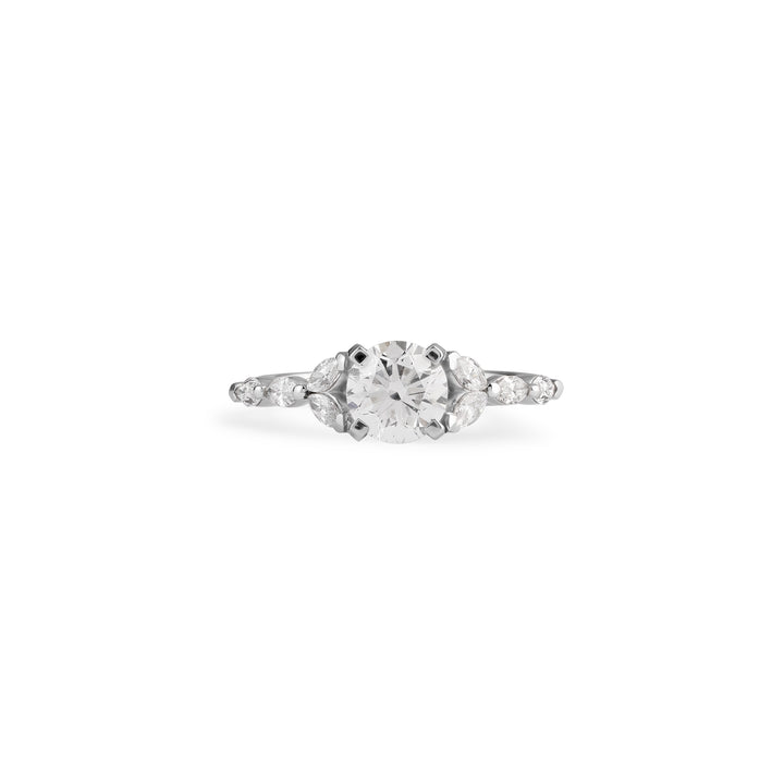 Round-cut diamond solitaire ring in 18K gold